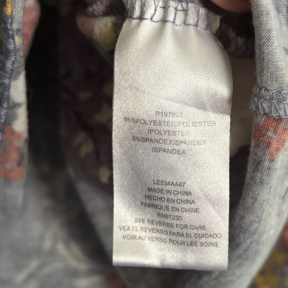 Absolutely Famous Bell Sleeve Floral Boho Peasant Blouse Size 1X - Picture 8 of 8